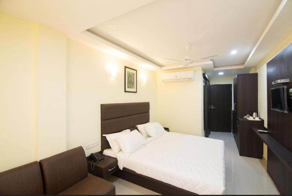 Ample Yard Otel Chennai Dış mekan fotoğraf