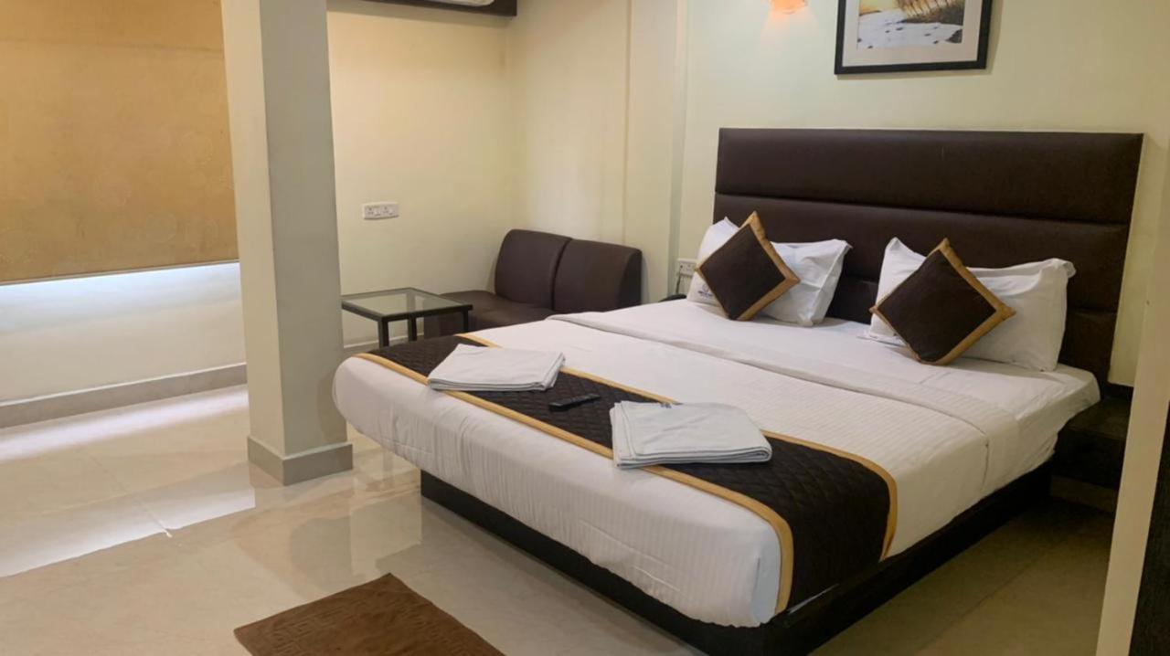 Ample Yard Otel Chennai Dış mekan fotoğraf