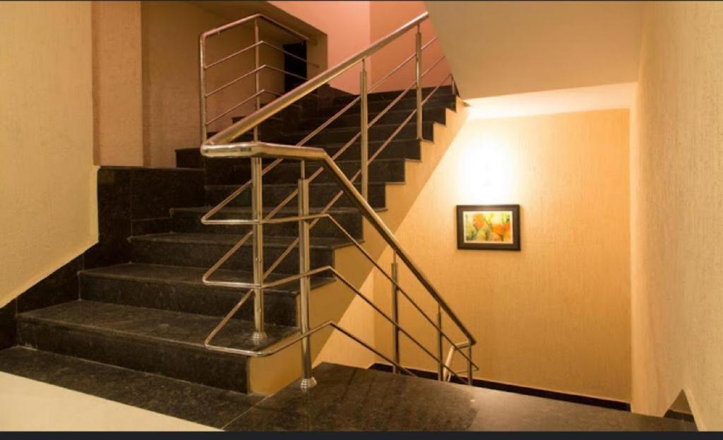 Ample Yard Otel Chennai Dış mekan fotoğraf