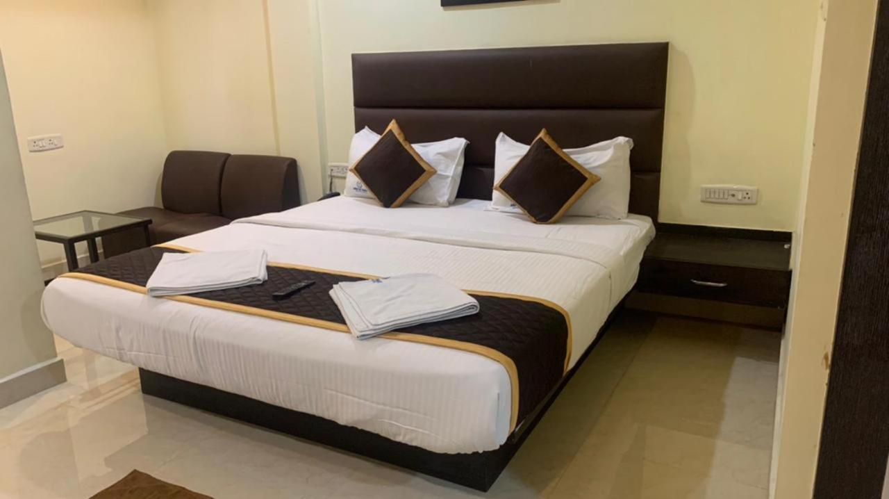 Ample Yard Otel Chennai Dış mekan fotoğraf